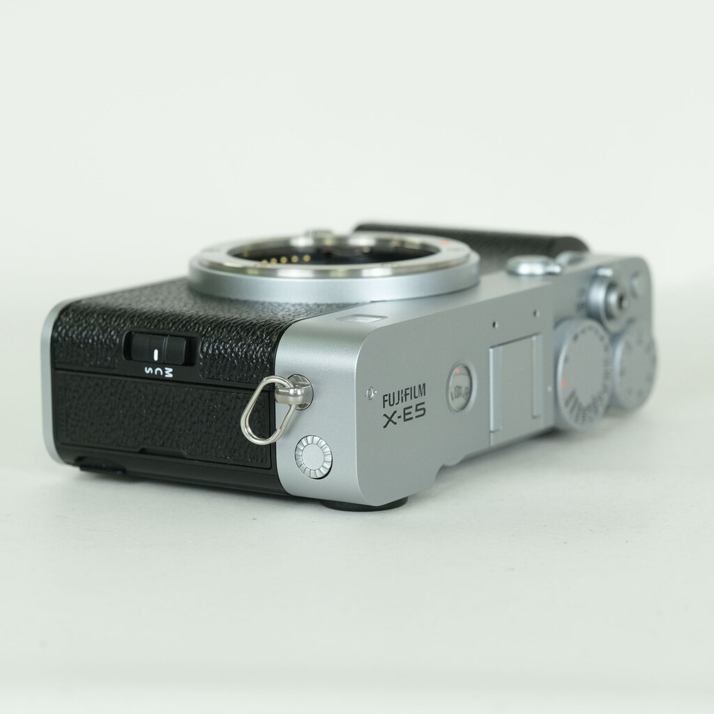 FUJIFILM X-E5
