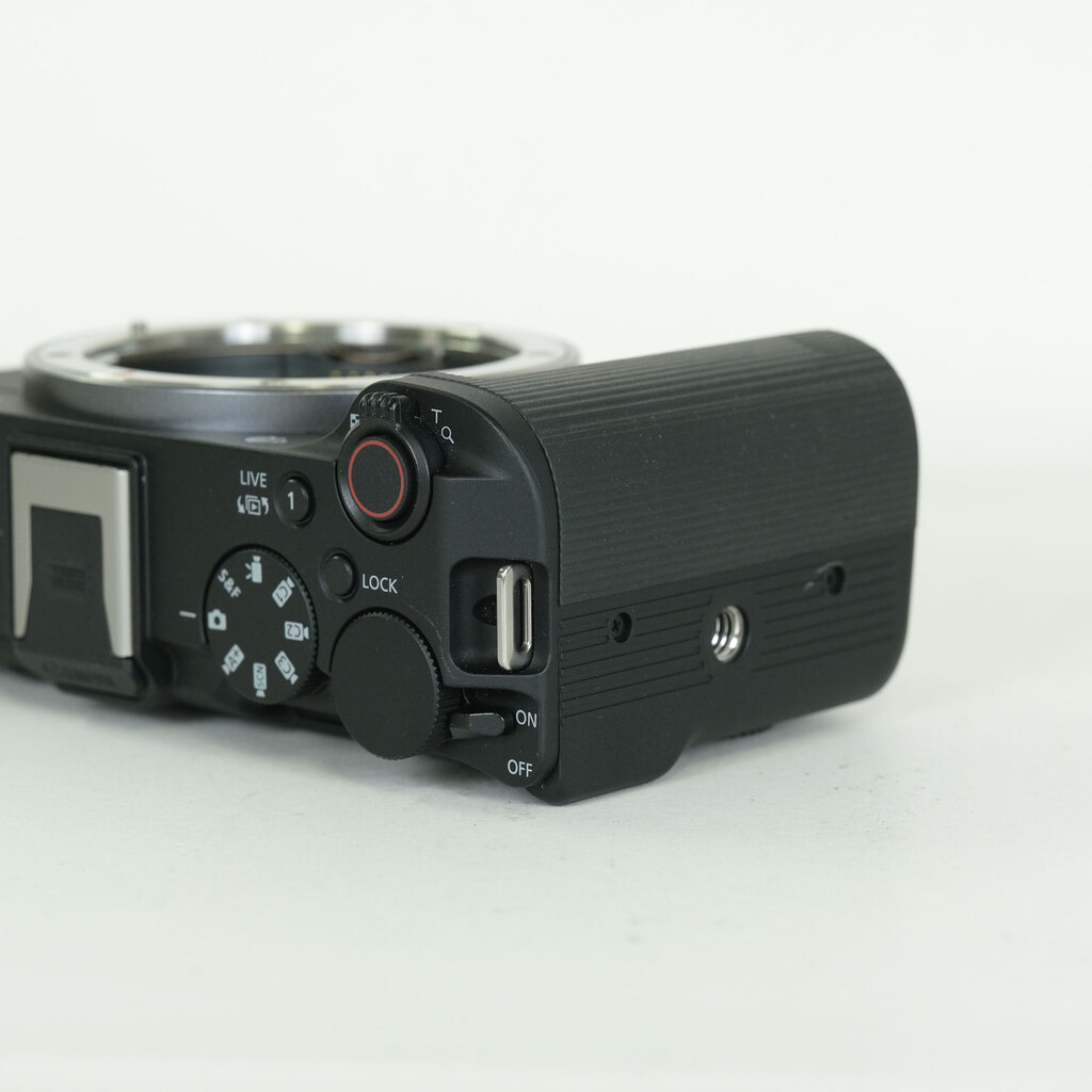 Canon EOS R50 V