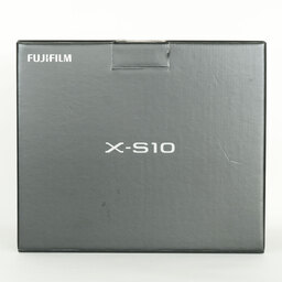 FUJIFILM X-S10