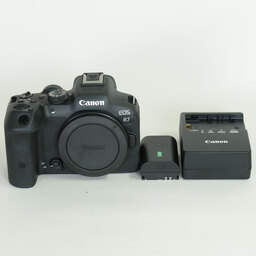 Canon EOS R7