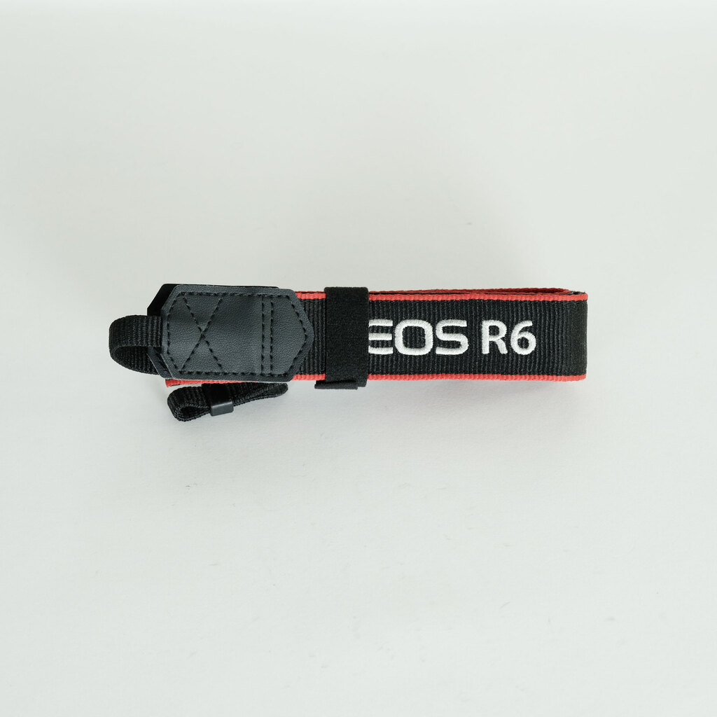 Canon EOS R6 Canon EOS R6