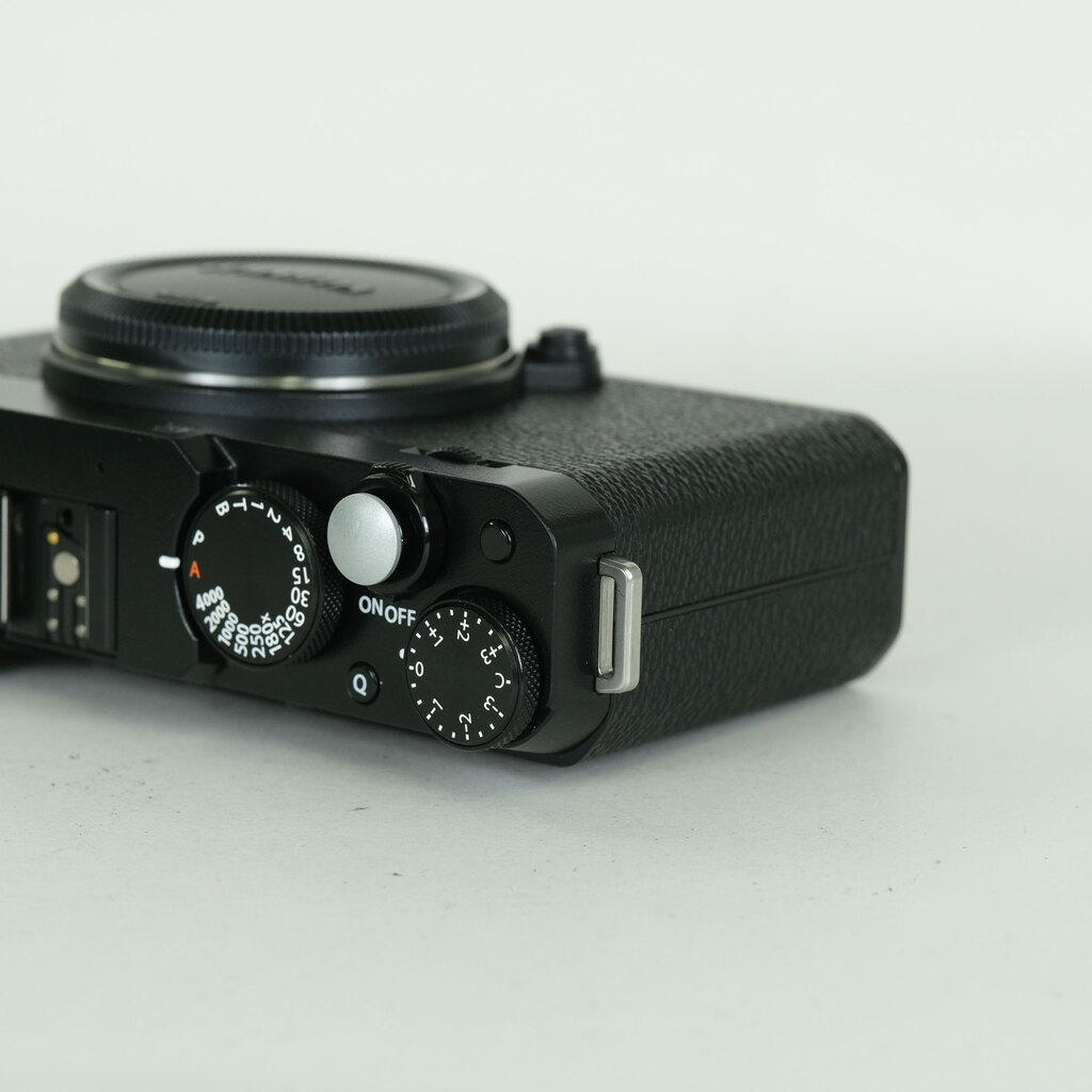 FUJIFILM X-E4
