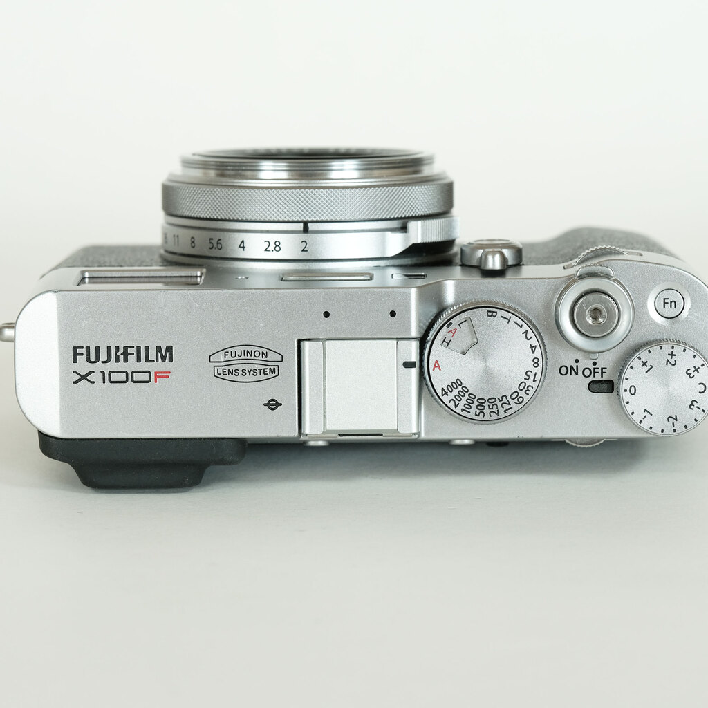 【返品保証・動作確認済】FUJIFILM X100F シルバー 返品保証・動作確認済】FUJIFILM X100F シルバー