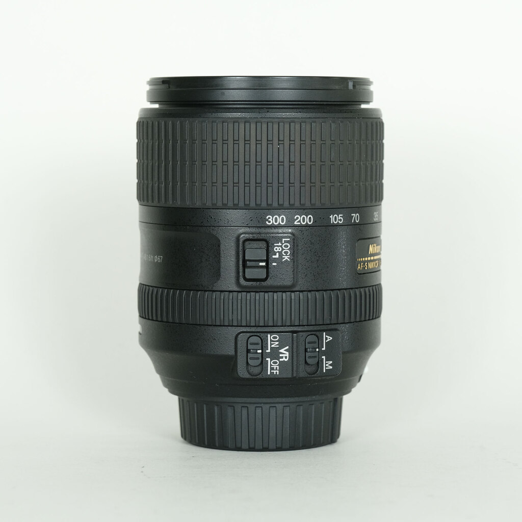 Nikon AF-S DX NIKKOR 18-300mm f/3.5-6.3G ED VR Nikon AF-S DX NIKKOR 18-300mm f/3.5-6.3G ED VR