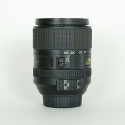 Nikon AF-S DX NIKKOR 18-300mm f/3.5-6.3G ED VR Nikon AF-S DX NIKKOR 18-300mm f/3.5-6.3G ED VR