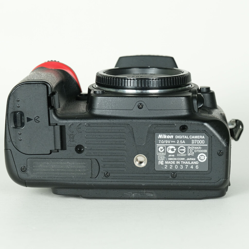 Nikon D7000の出品 | ONE SCENE（ワンシーン）