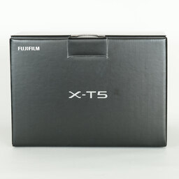 FUJIFILM X-T5