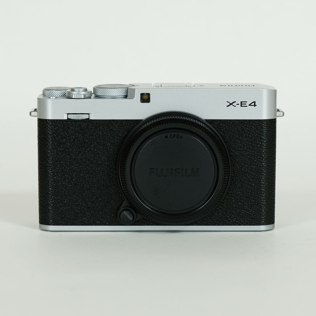 FUJIFILM X-E4
