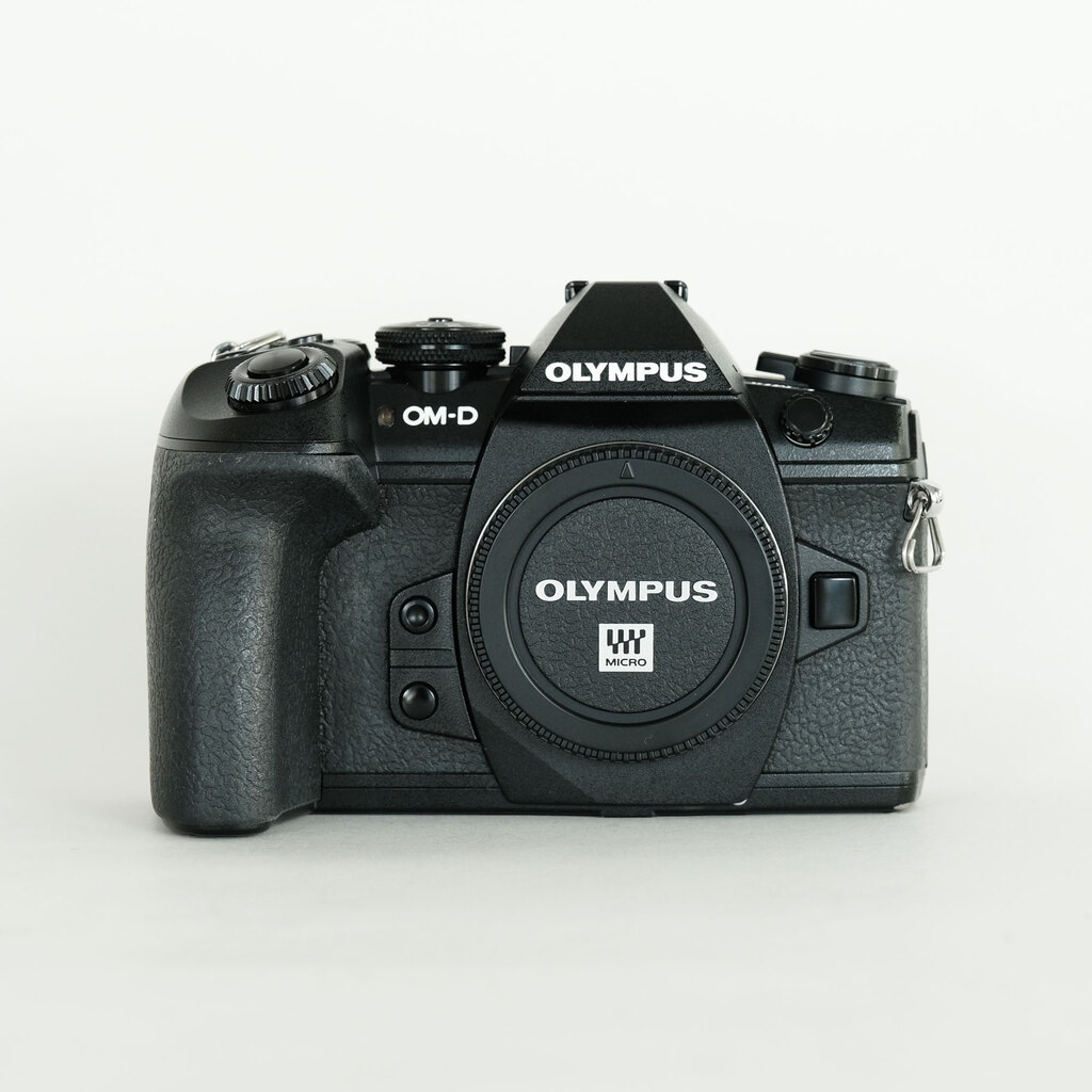 OLYMPUS OM-D E-M1 Mark II