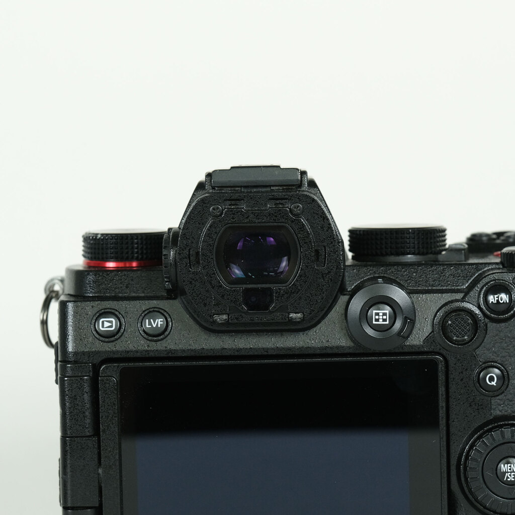 Panasonic LUMIX DC-S5 Panasonic LUMIX DC-S5