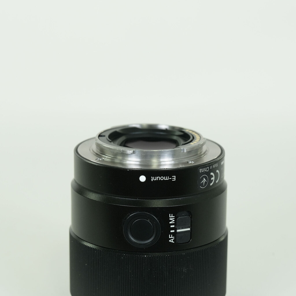 SONY FE 35mm F1.8 SEL35F18F SONY FE 35mm F1.8 SEL35F18F
