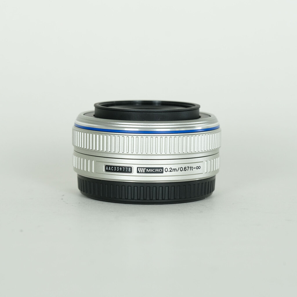 OLYMPUS M.ZUIKO DIGITAL 17mm F2.8 シルバー OLYMPUS M.ZUIKO DIGITAL 17mm F2.8 シルバー