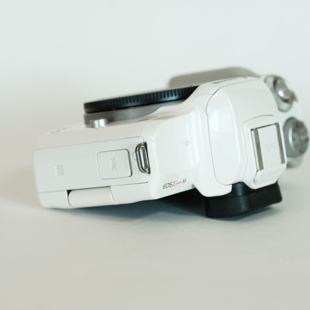 Canon EOS Kiss M