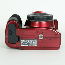 Nikon D3200ボディ レッド