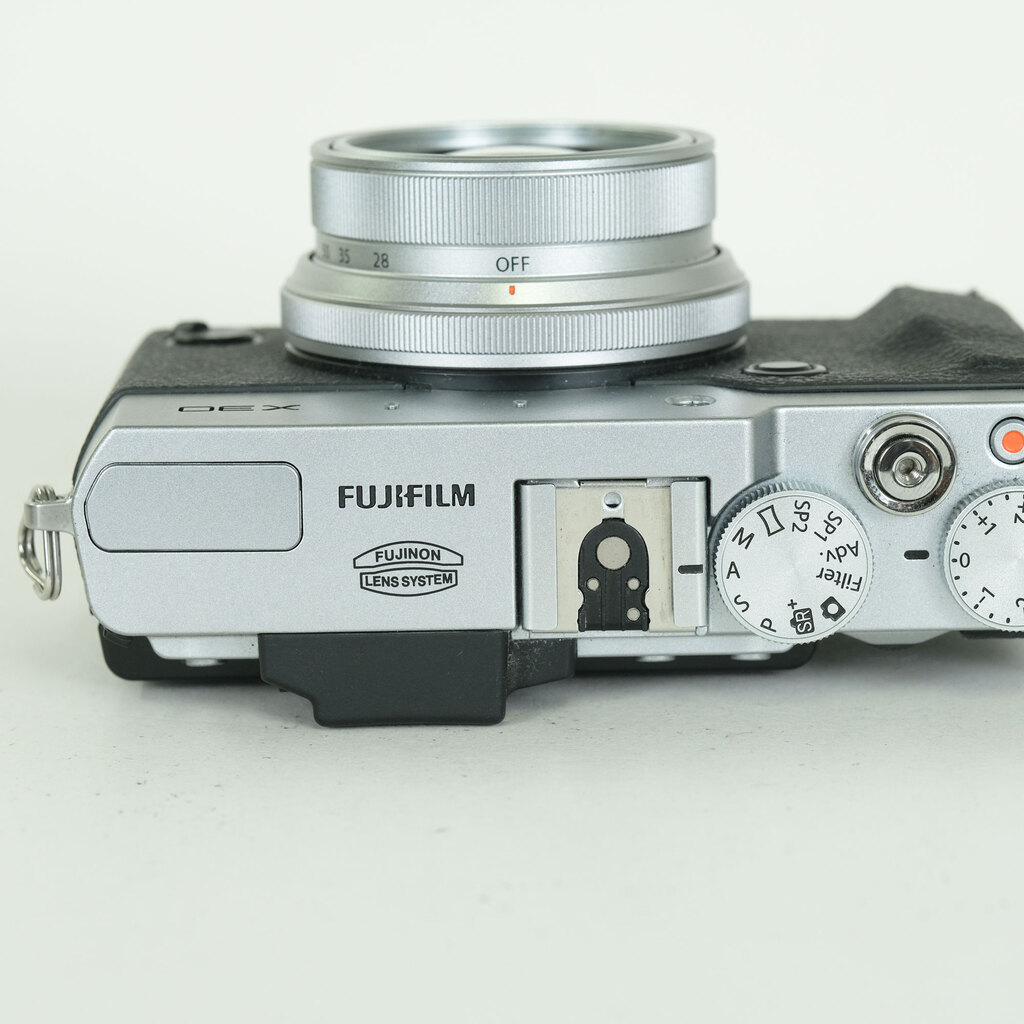 FUJIFILM X30 シルバー