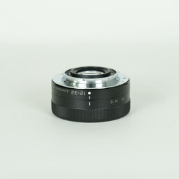 Panasonic LUMIX G VARIO 12-32mm / F3.5-5.6 ASPH. / MEGA O.I.S.