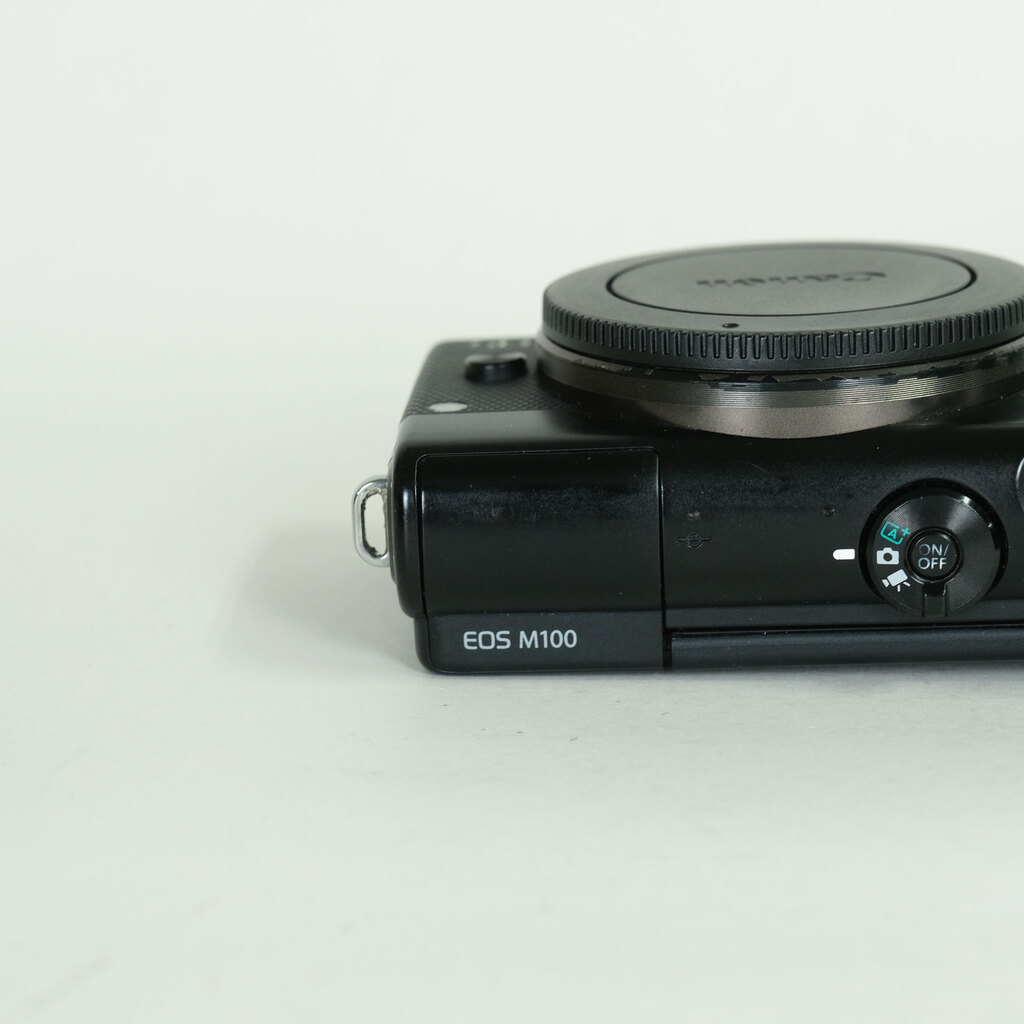 Canon EOS M100 Canon EOS M100