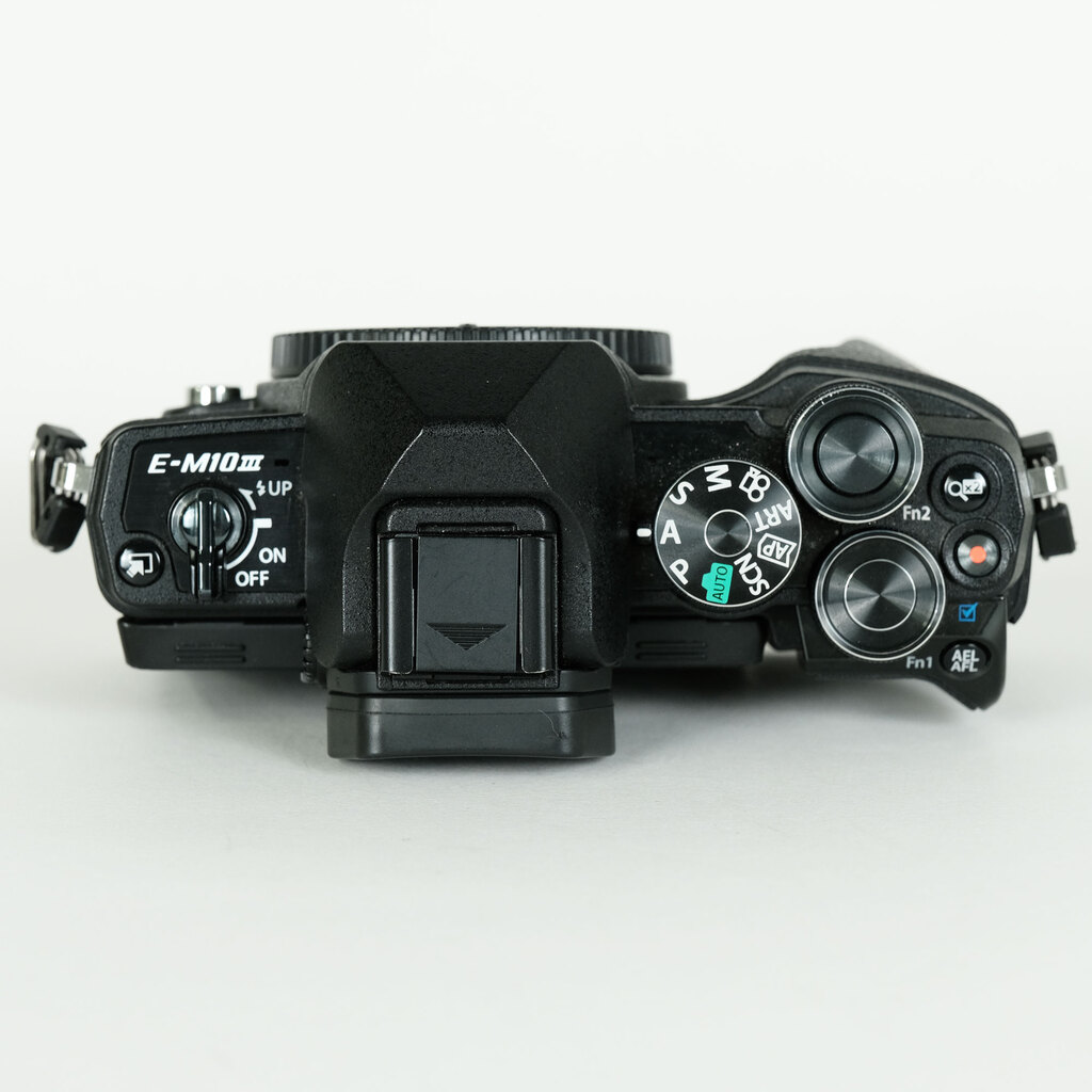 OLYMPUS OM-D E-M10 Mark III