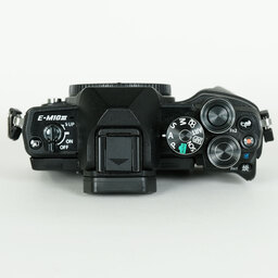 OLYMPUS OM-D E-M10 Mark III