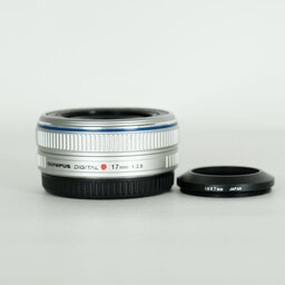 OLYMPUS M.ZUIKO DIGITAL 17mm F2.8 シルバー