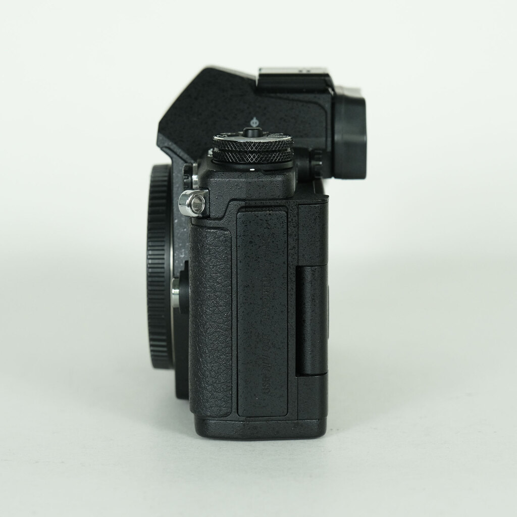 OLYMPUS OM-D E-M5 Mark IIの出品 | ONE SCENE（ワンシーン）