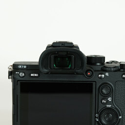 SONY α7 III(ILCE-7M3) SONY α7 III(ILCE-7M3)