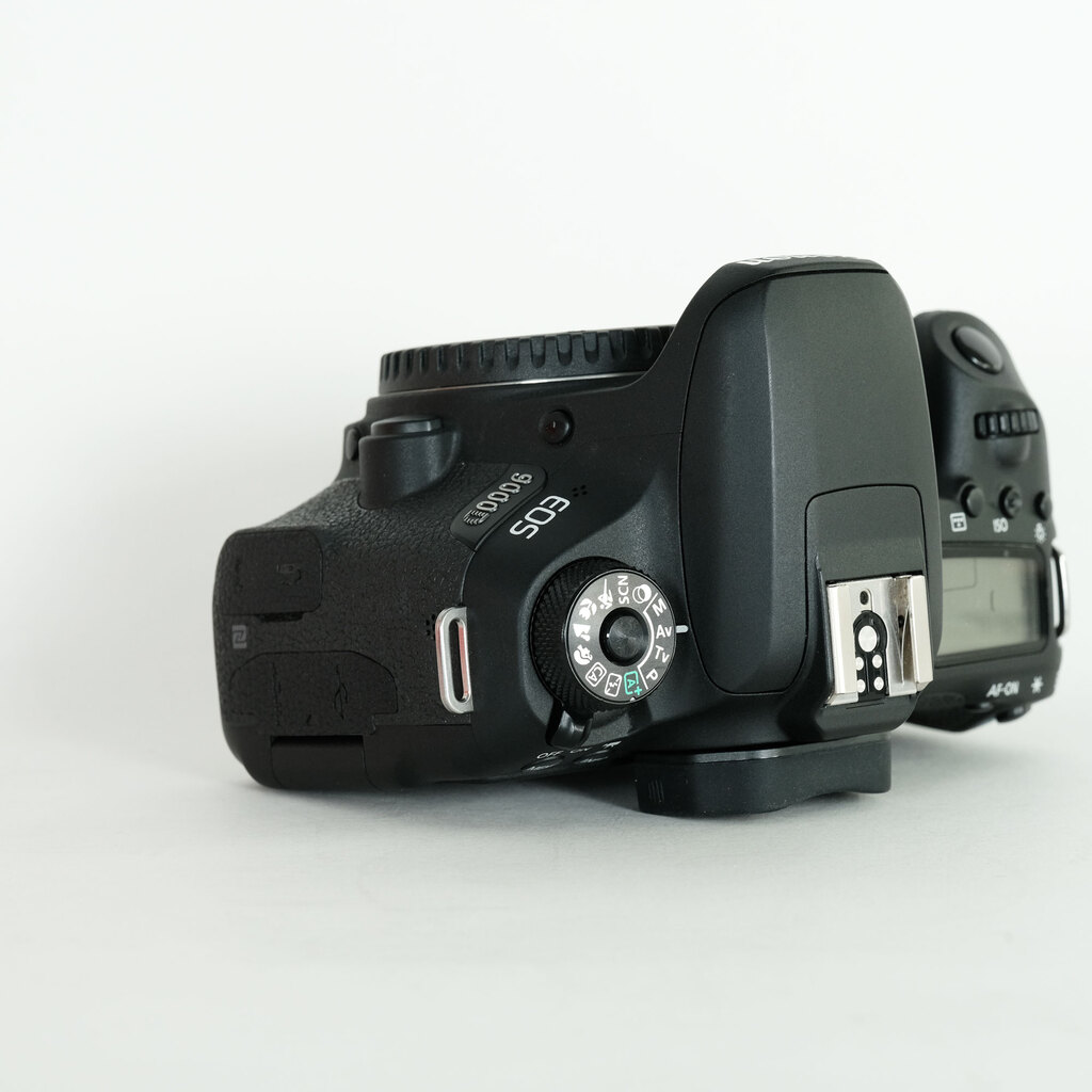 Canon EOS 9000D