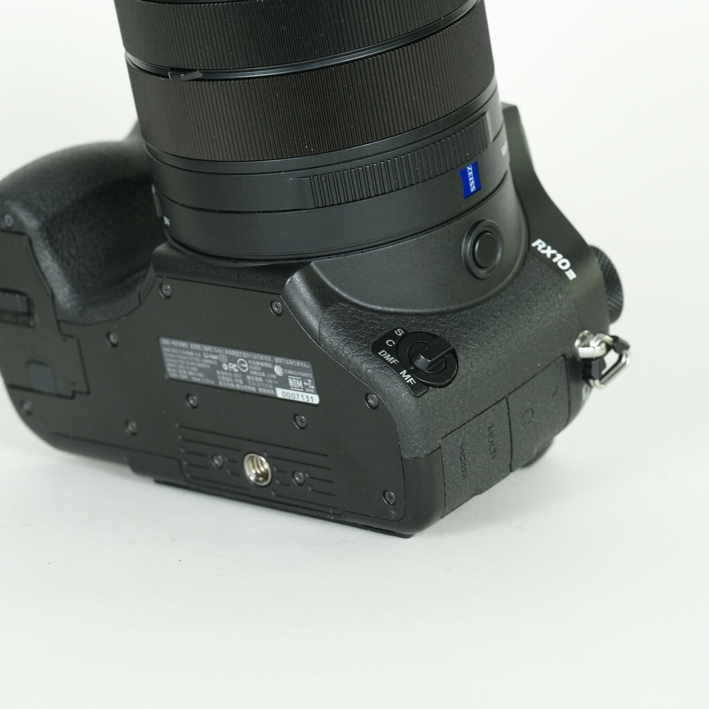 SONY Cyber-shot DSC-RX10M3