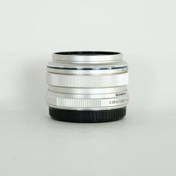 OLYMPUS M.ZUIKO DIGITAL 17mm F1.8