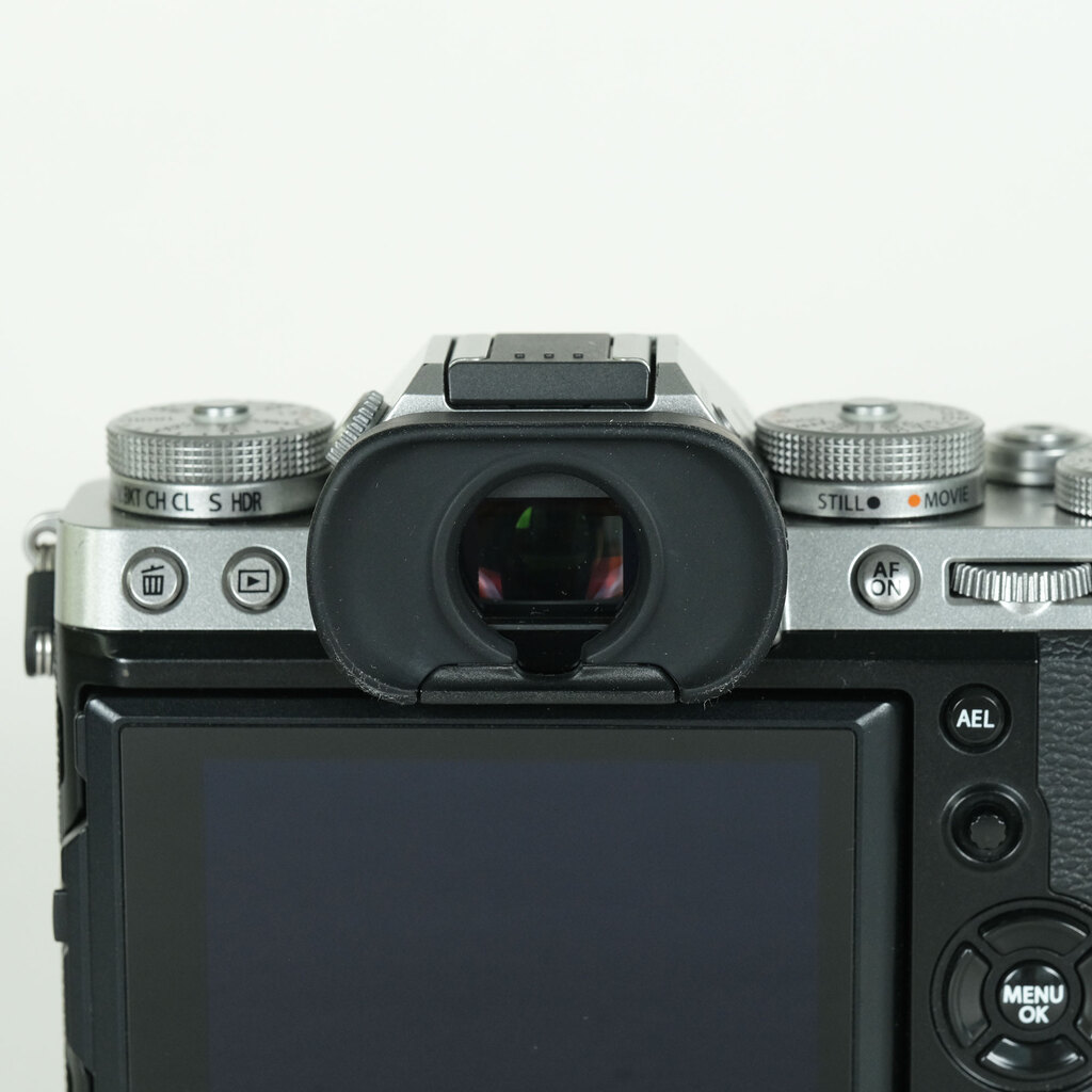 FUJIFILM X-T5