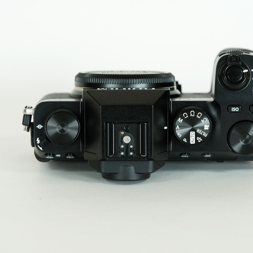 FUJIFILM X-S10