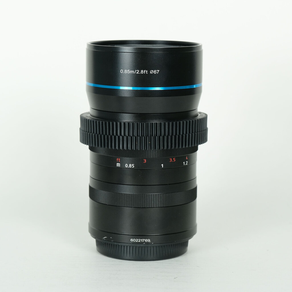 SIRUI 35mm F1.8 Anamorphic（キヤノンRF用）の出品 | ONE SCENE（ワン