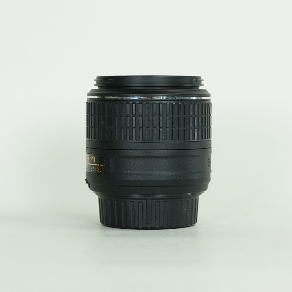 Nikon AF-S DX NIKKOR 18-55mm f3.5-5.6G VR II