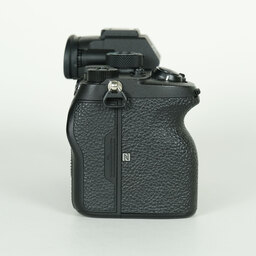 SONY α7RIV ボディ ILCE-7RM4A   【後期モデル 液晶下部にSONYロゴなし】