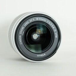 Canon EF-S18-55mm F3.5-5.6 IS STM ホワイト