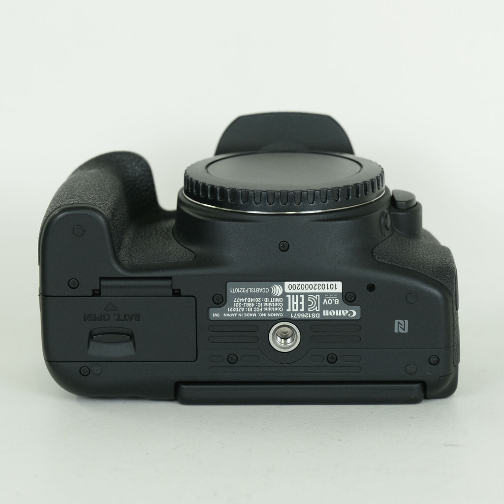 Canon EOS Kiss X8i
