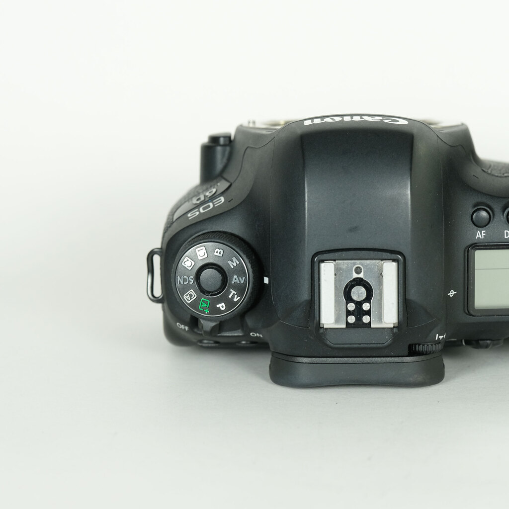 Canon EOS 6D Mark II Canon EOS 6D Mark II