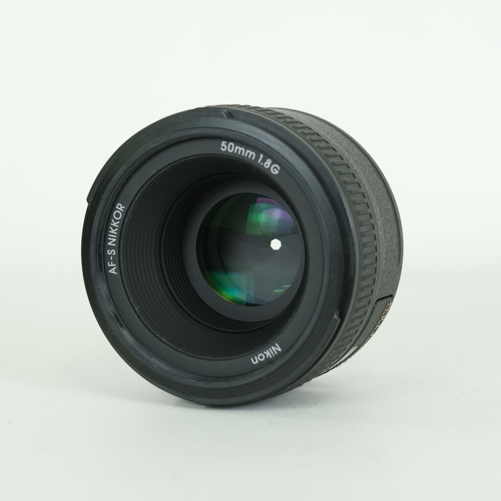 Nikon AF-S NIKKOR 50mm f/1.8G Nikon AF-S NIKKOR 50mm f/1.8G