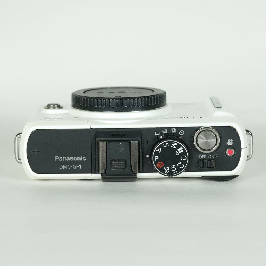 Panasonic LUMIX DMC-GF1 ボディ シェルホワイト