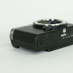 Panasonic LUMIX DC-S9 Panasonic LUMIX DC-S9