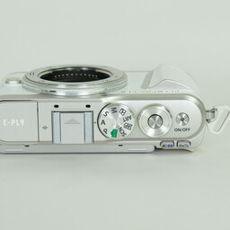 OLYMPUS PEN E-PL9