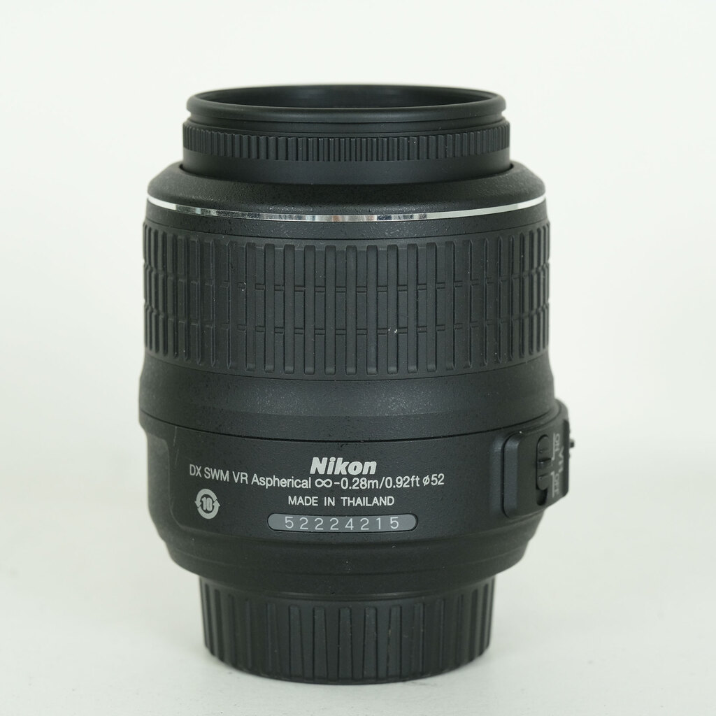 Nikon AF-S DX NIKKOR 18-55mm F3.5-5.6 G VR Nikon AF-S DX NIKKOR 18-55mm F3.5-5.6 G VR