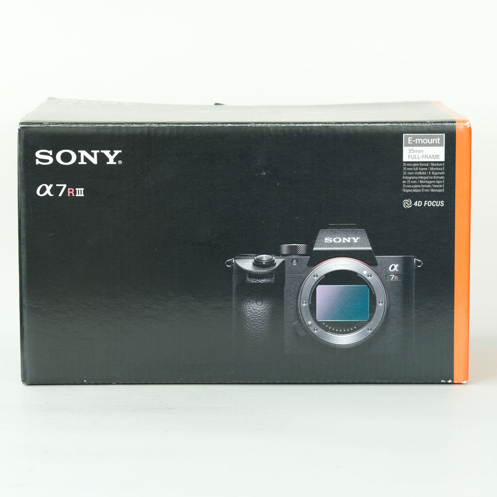 SONY α7R III（ILCE-7RM3）の出品 | ONE SCENE（ワンシーン）