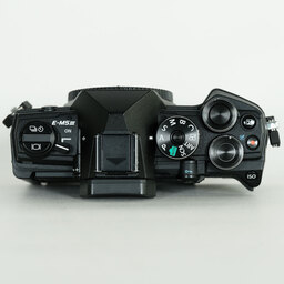 OLYMPUS OM-D E-M5 Mark III