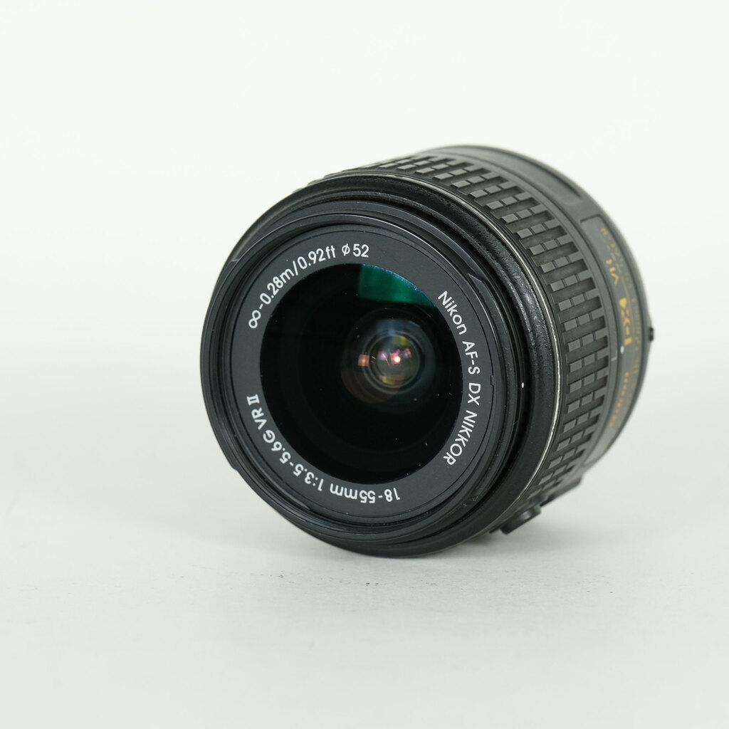 Nikon AF-S DX NIKKOR 18-55mm f3.5-5.6G VR IIの出品 | ONE SCENE