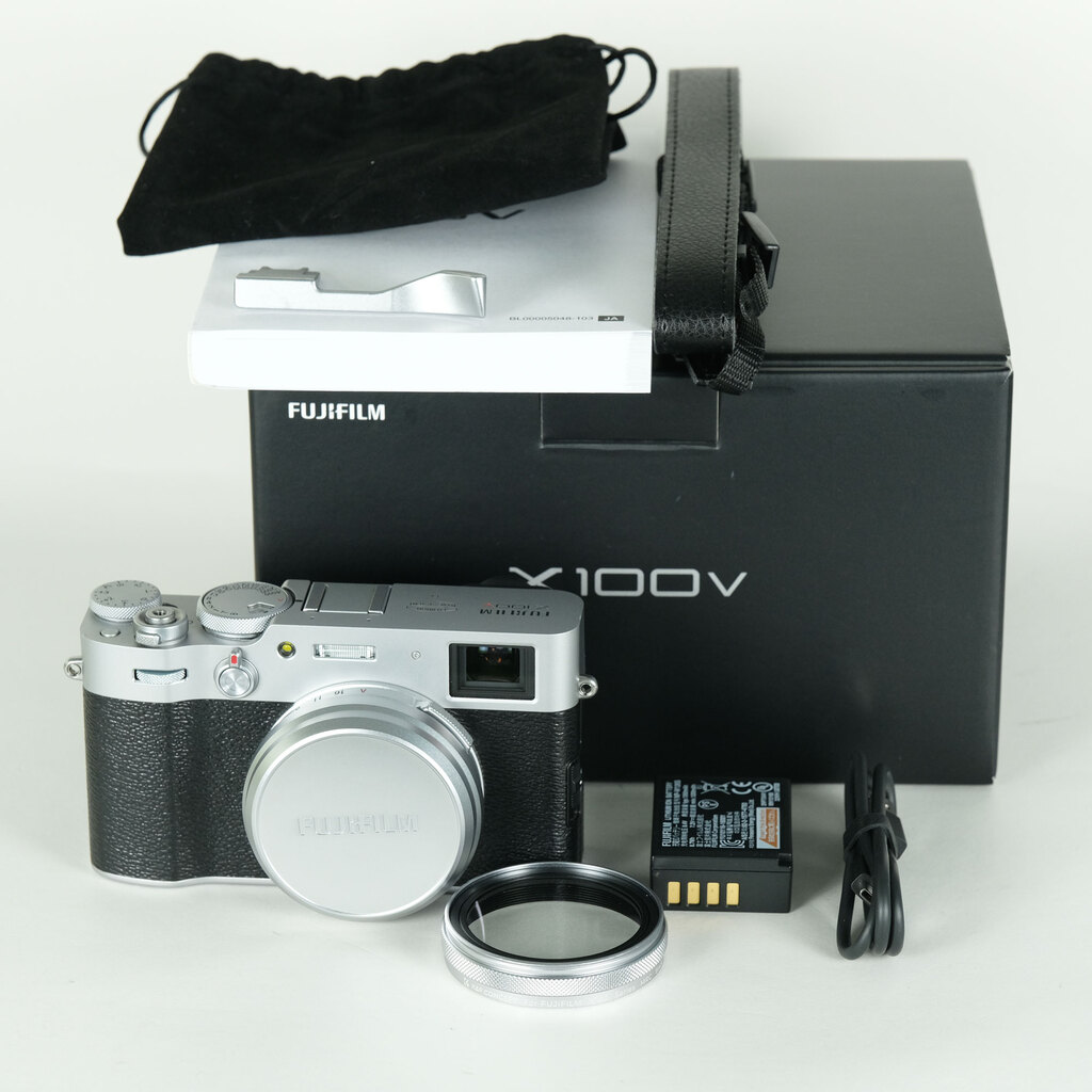 FUJIFILM X100V シルバーの出品 | ONE SCENE（ワンシーン）