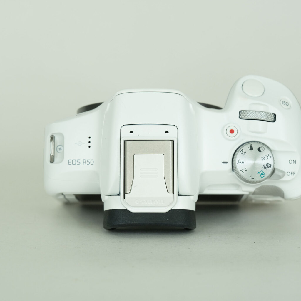 Canon EOS R50