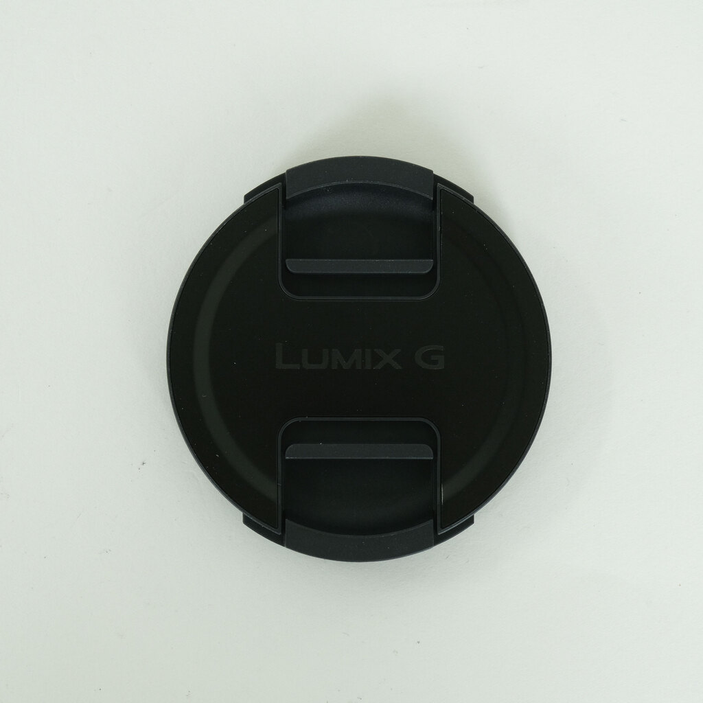 Panasonic LEICA DG SUMMILUX 12mm / F1.4 ASPH.