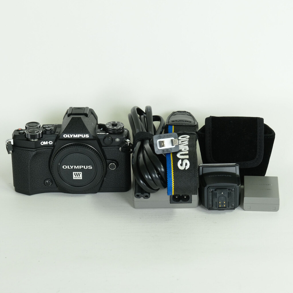 OLYMPUS OM-D E-M5 Mark II OLYMPUS OM-D E-M5 Mark II