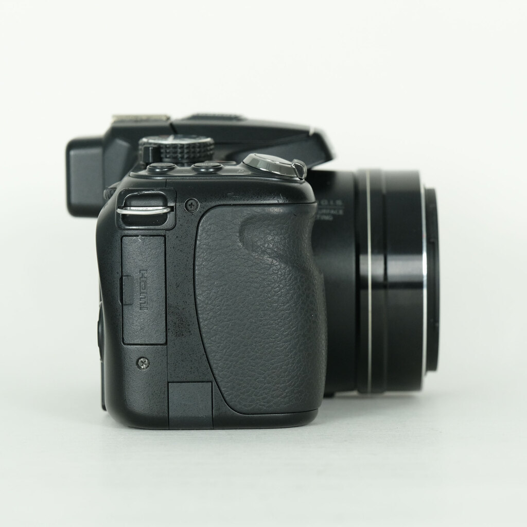 Panasonic LUMIX DMC-FZ200-Kの出品 | ONE SCENE（ワンシーン）